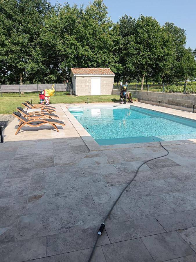 Gîte pour 4 personnes, avec piscine et terrasse à Corcelles-en-Beaujolais - 3