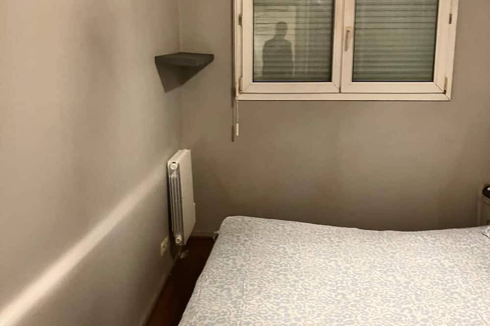 13 minutes from Montparnasse, 18 minutes from Champs Elysées, 28 minutes from Tour Eiffel in Châtillon, Altos del Sena