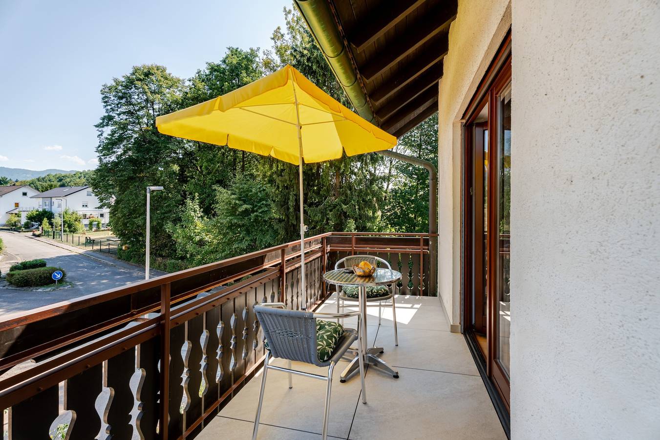 Ganze Wohnung, Ruhiges Apartment „Haus Schwarzwaldblick“ mit Bergblick zur Hornisgrinde, Balkon und Wlan am Bach in Ottersweier, Mittlerer Schwarzwald