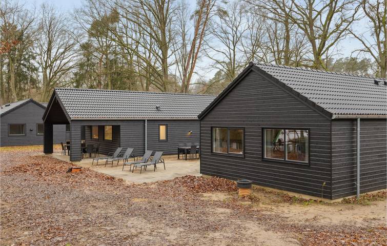 Ferienhaus für 20 Personen, mit Seeblick und Garten sowie Sauna, mit Haustier in Krakow am See