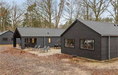 Ferienhaus für 20 Personen, mit Sauna und Seeblick sowie Garten, mit Haustier in Krakow am See