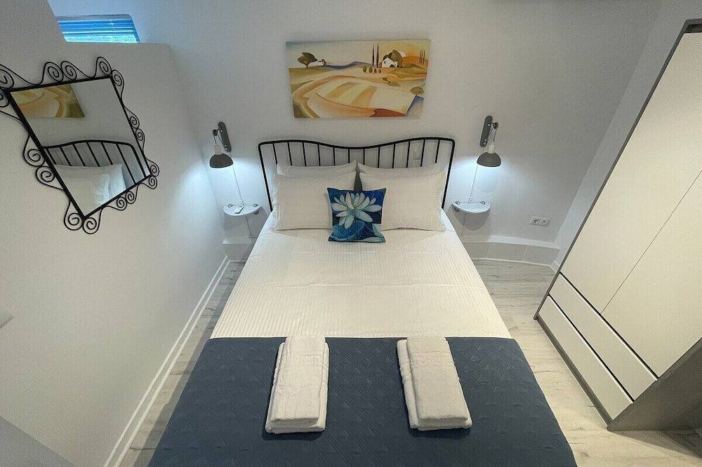 Appartement entier, Hellenic Escapes: Bright & Cozy Beachfront Studio in Kantia Plage, Argolide