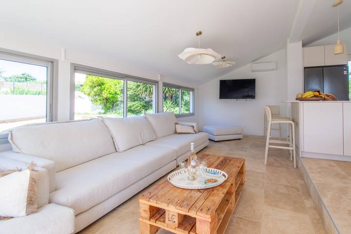 Frontignan, Villa Bianca, piscine et jardin in Frontignan, Côte méditerranéenne (France)