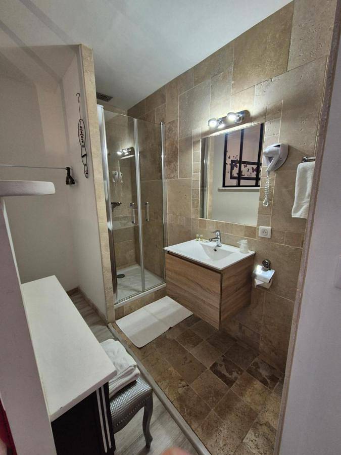 Hôtel pour 2 personnes, avec vue, animaux acceptés à Sillans-la-Cascade - 3