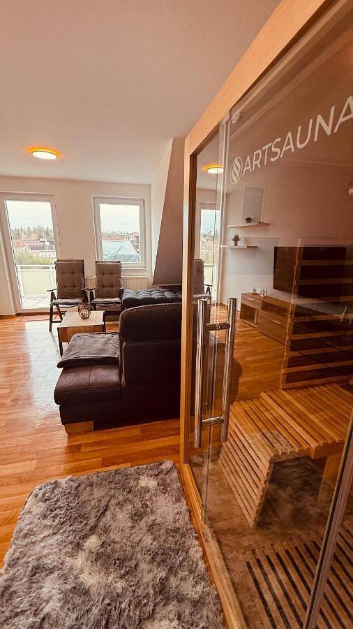 Ferienwohnung für 3 Personen, mit Balkon und Terrasse sowie Sauna und Ausblick