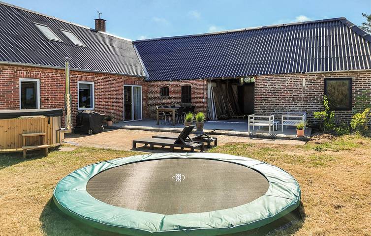 Ferienhaus für 8 Personen, mit Garten