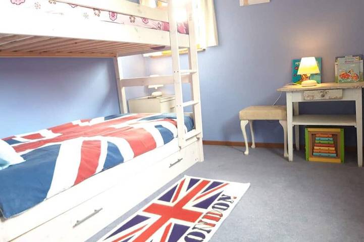 Location de vacances pour 5 personnes, avec piscine et jardin à Langoëlan - 3