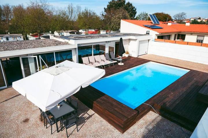 Location de vacances pour 6 personnes, avec piscine et jardin dans Angeiras - 4