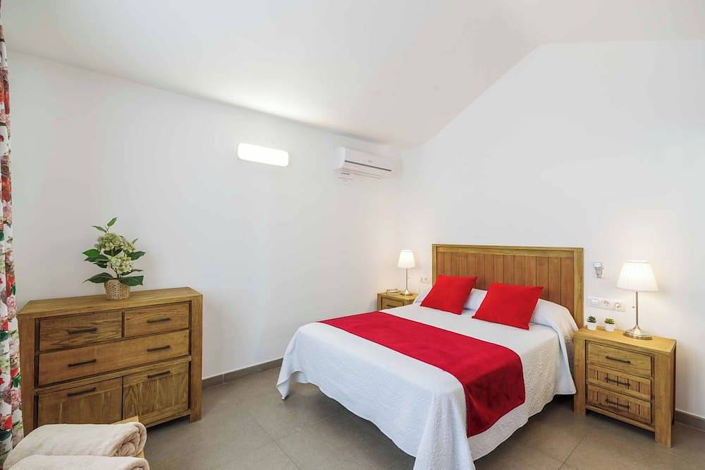 Villa Sol - Two Bedroom Villa, Sleeps 4 in Puerto del Carmen, Tías