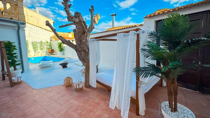Casa rural para 21 personas, con Balcón además de Terraza y Piscina en Alcalá del Júcar