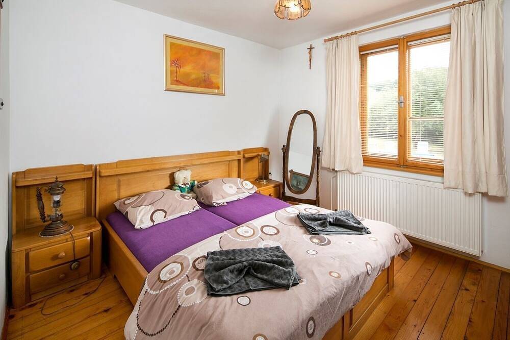 Atmospheric villa in nature, (14 p.), Fireplace, 2 saunas, wifi, large garden in Central Slovakia
