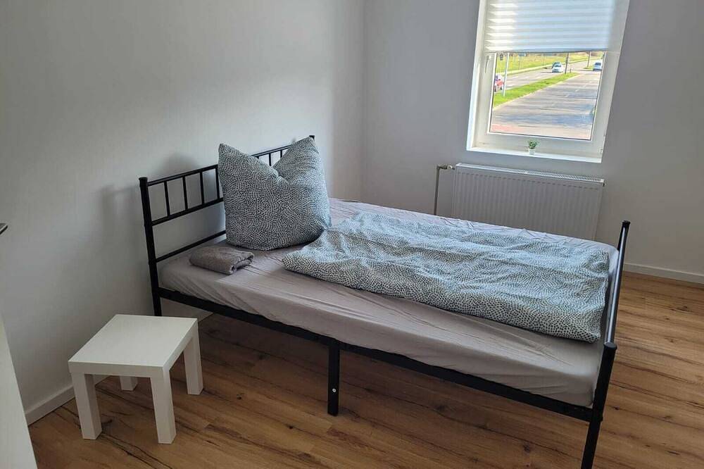 Ganze Wohnung, Best price per month, flat for 5, 30 minutes to Leipzig in Altenburg, Ostthüringen