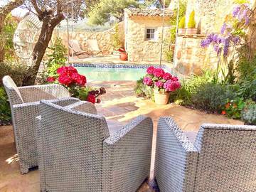 Cottage pour 7 personnes, avec jardin et terrasse ainsi que vue et piscine à Ventabren