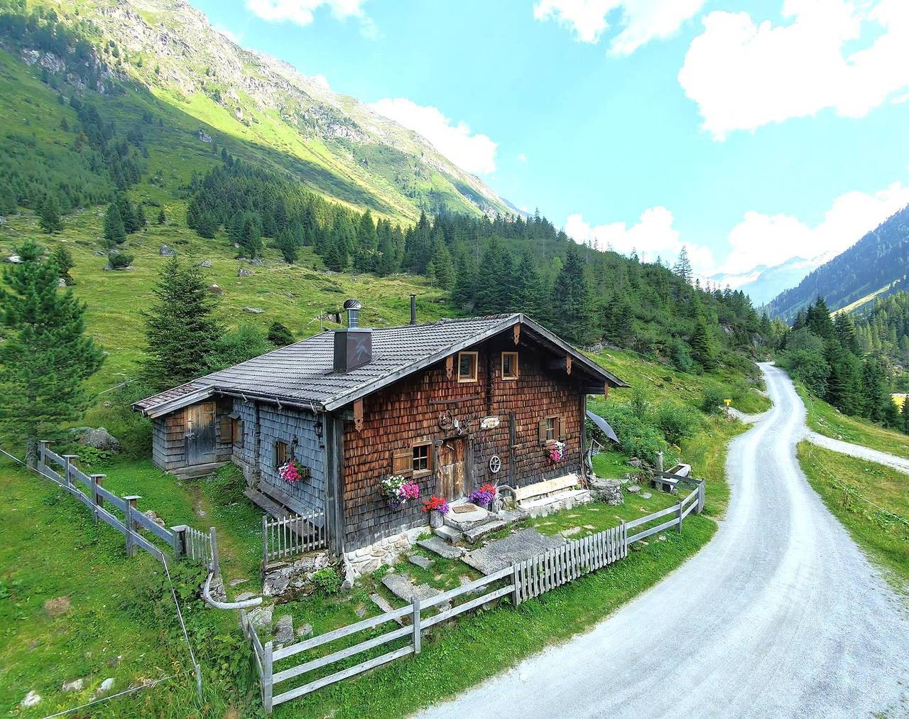 Ganze Ferienwohnung, 5-Raum-Hütte für 2 bis 6 Personen in Neukirchen am Großvenediger, Nationalpark Hohe Tauern