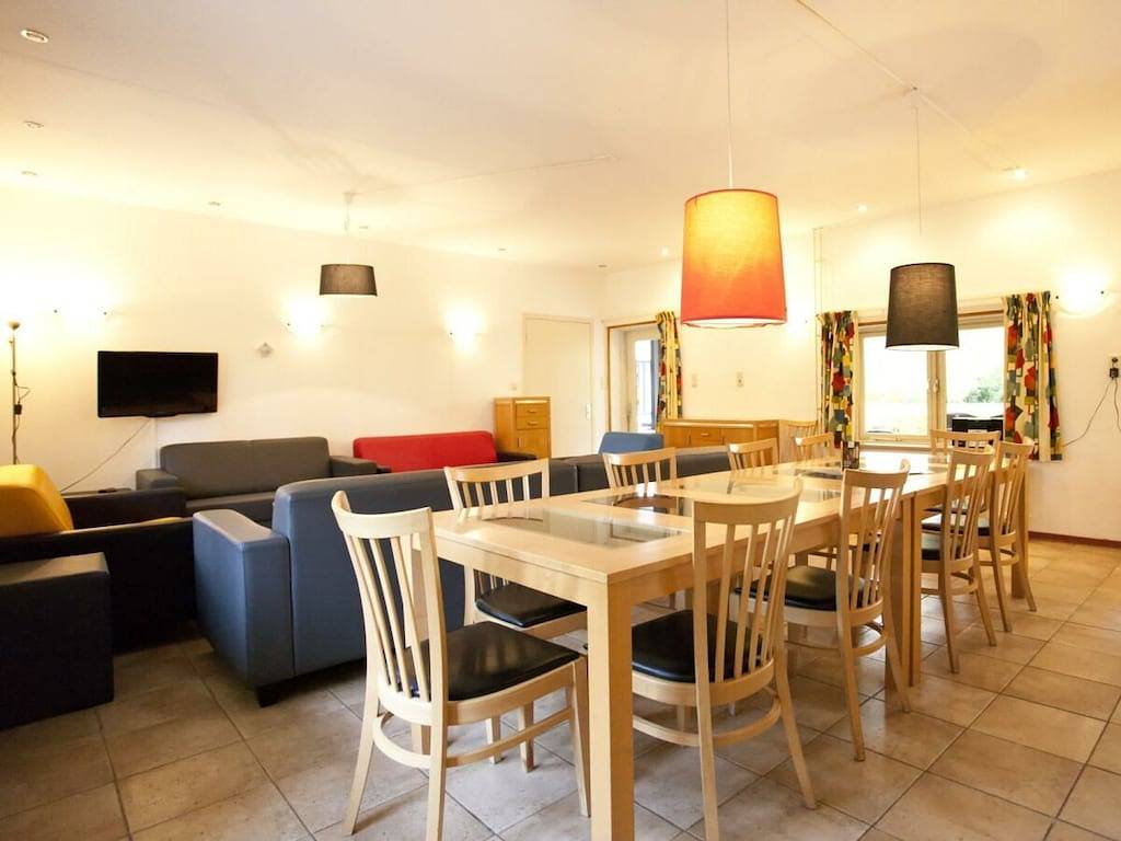 Vakantiehuis voor 32 personen met terras in Beekbergen, Veluwe