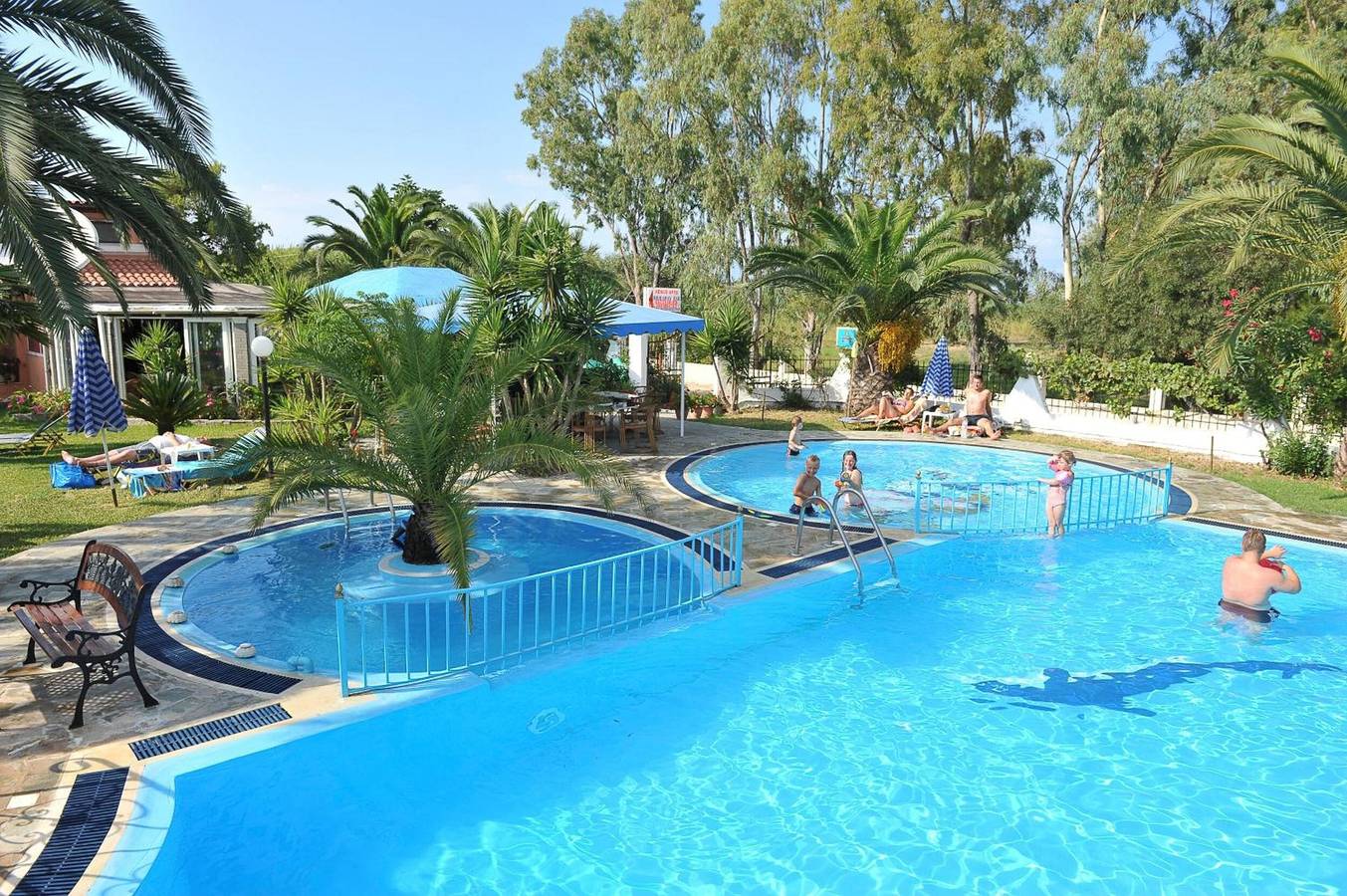 Ganze Wohnung, Apartment 'Two Bedroom 1' mit Bergblick, Wlan und Klimaanlage in Roda, Korfu