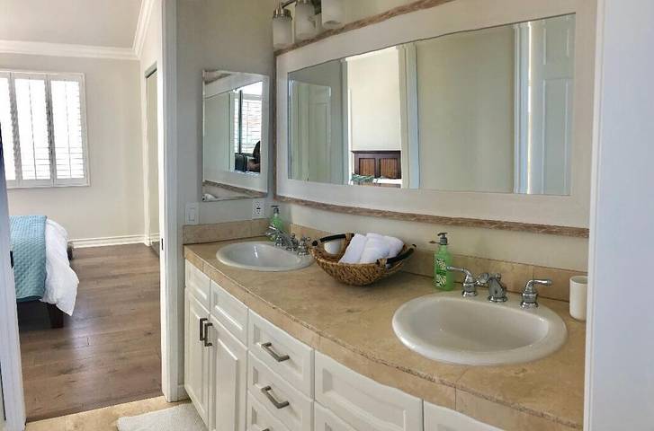 Vacation rental for 8 people, with balcony in Newport Beach