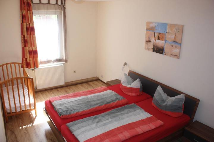 Ferienhaus für 9 Personen, mit Terrasse und Garten in Saal - 4