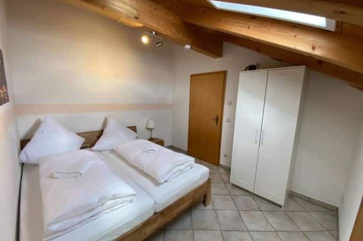 Ganze Wohnung, Schöne Ferienwohnung „Juliane“ im Dachgeschoss in Holzkirchen, Landkreis Miesbach