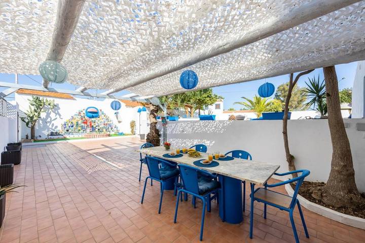 Ferienwohnung für 4 Personen, mit Terrasse und Garten sowie Pool in Pêra