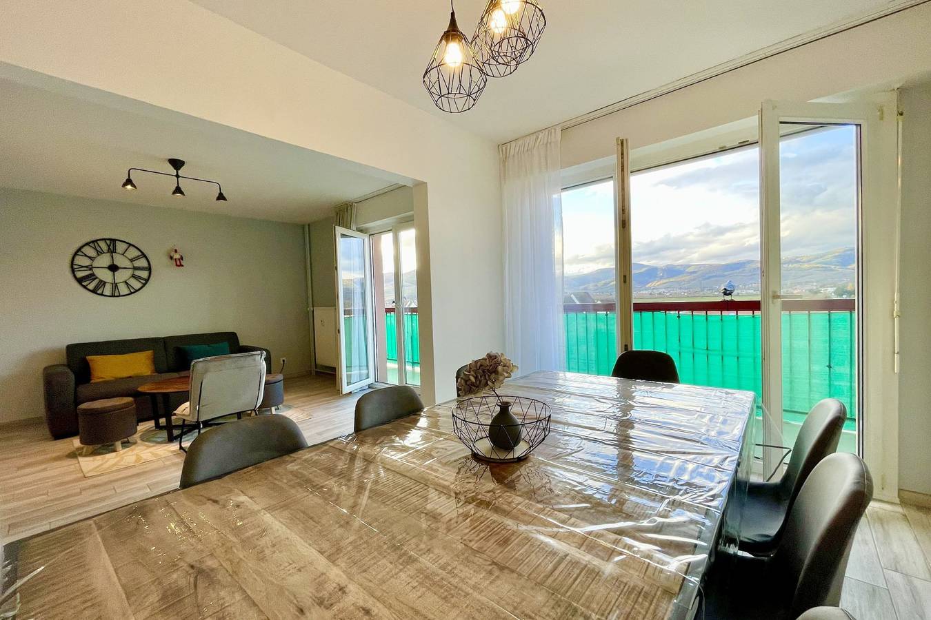 Entire apartment, Family getaway in Colmar with balcony in Colmar, Colmar region
