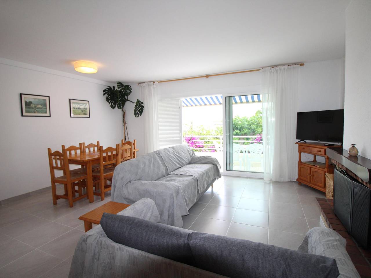 Appartement entier, Appartement lumineux avec terrasse et jardin à 200 m de la plage de Grifeu in Platja Grifeu, Haut-Ampurdan
