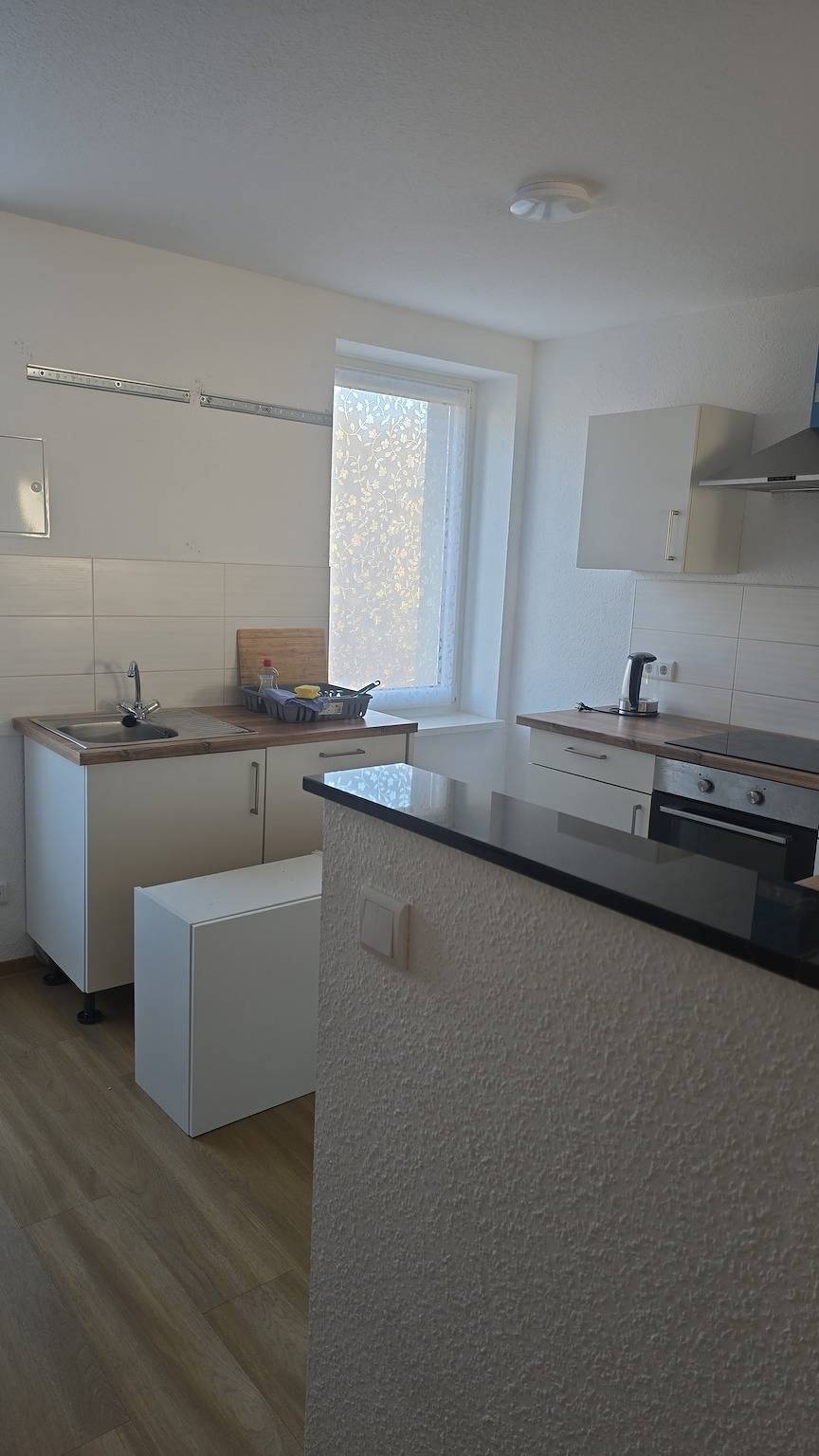 Ganze Ferienwohnung, Schöne Vollausgestattete Monteurs- Gästewohnung nähe Raffinerie Leuna und Geiseltalsee / 0304 in Braunsbedra, Saale-Unstrut