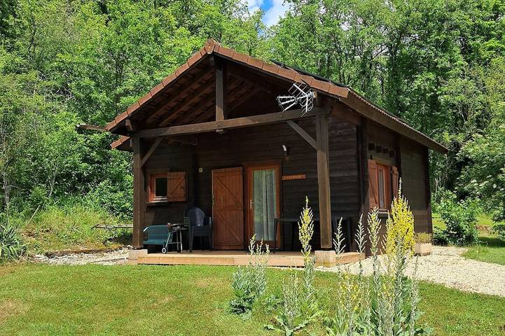 Gîte pour 4 personnes, avec jardin et terrasse à Saint-Moré