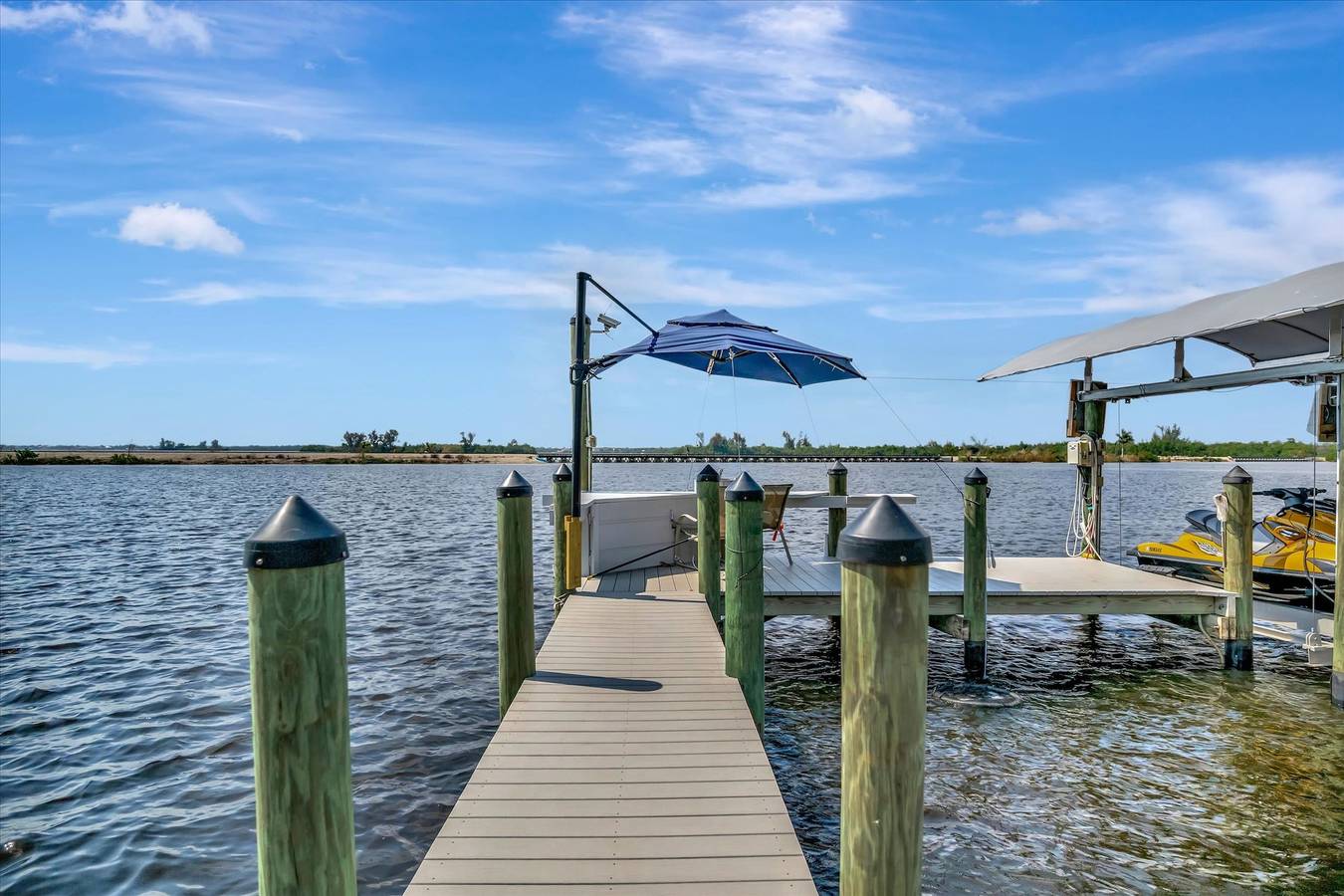 Waterfront 3B Free Boat Parking near Downtown in Fort Myers, Southwest Florida