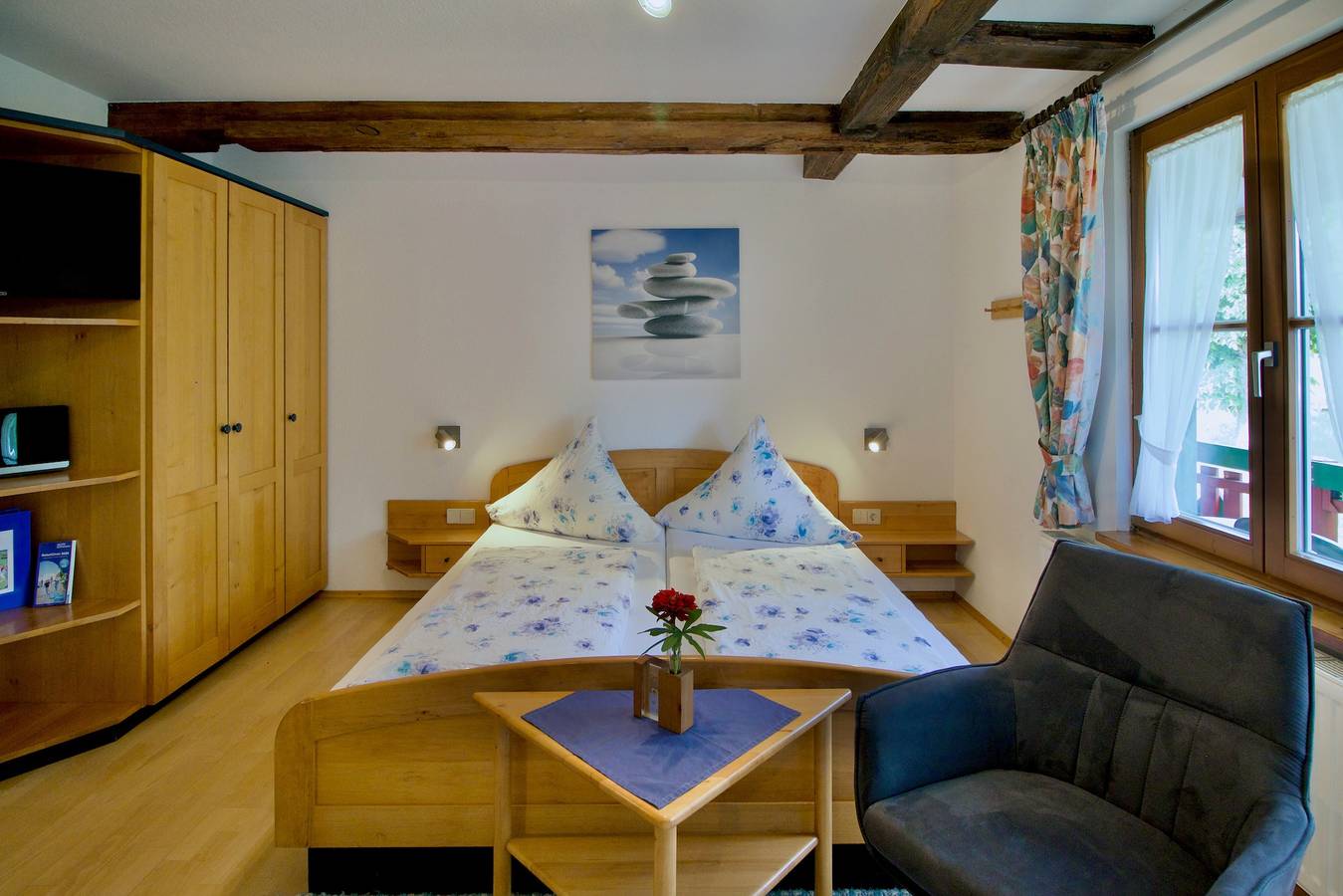 Ganze Wohnung, Ferienwohnung "Risthof 4" Balkon, gemeinsamer Garten, Sauna und Spielplatz in Owingen, Region Bodensee-Oberschwaben