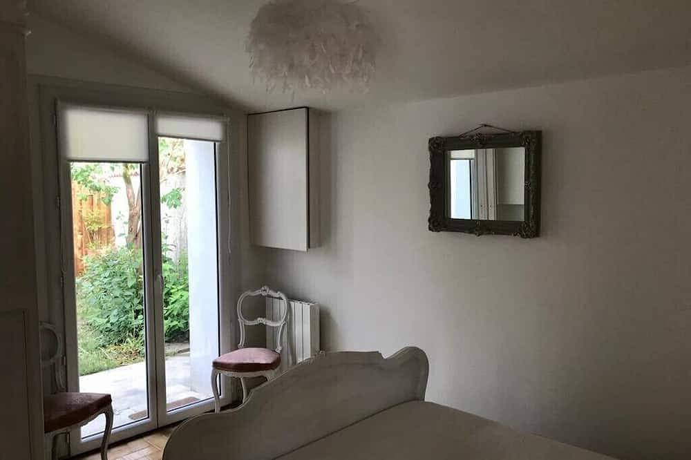 Petite Maison De Charme Très Calme proche de la plage entierement renovée pour 2 in Salles-sur-Mer, Région de La Rochelle