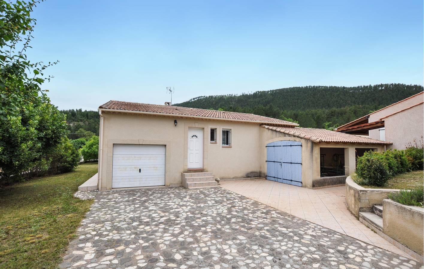 Appartement confortable près de la rivière et du centre-ville avec parking in Saint-André-les-Alpes, Parc naturel régional du Verdon