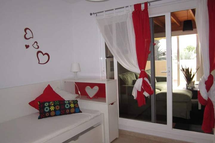 Ganze Wohnung, Gemütliches Apartment in gepflegter Anlage in Bajo del Medio (La Oliva), La Oliva