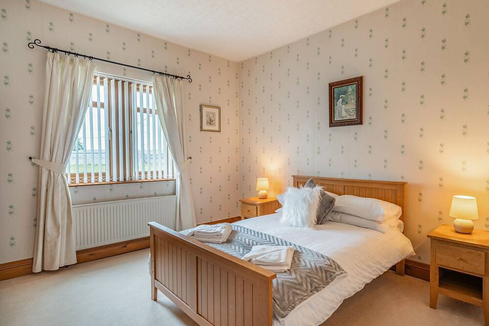 5 bedroom accommodation in Poulton-le-Fylde in Lancashire