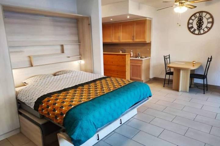 Gîte pour 2 personnes, avec jacuzzi et sauna ainsi que terrasse et piscine à Saillon - 3