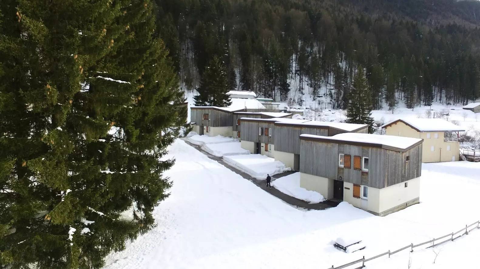 Appartement entier, Appartement 2 Pièces 4 Personnes 1 bébé in Lélex, Gex