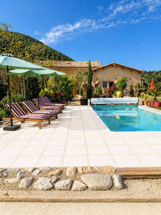 Maison de vacances pour 2 personnes, avec Terrasse ainsi que Jardin et Piscine