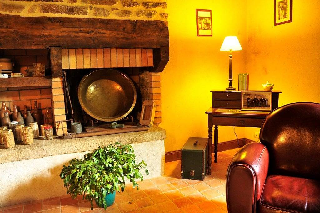 Au Vieux Moulin - Chambre baldaquin in Clohars-Carnoët, Région de Quimper
