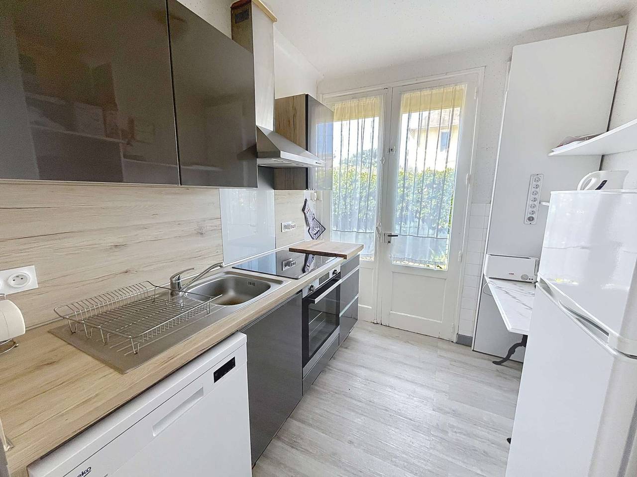 Casa de vacaciones cerca de la playa con jardín y terraza in Jullouville, Côte de la Déroute