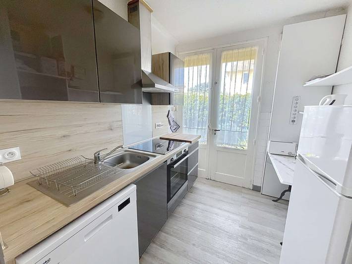 Gemütliches Ferienhaus mit Garten, 150m zum Strand, 2 Sz, Terrasse, nahe Jullouville Geschäfte in Jullouville, Côte de la Déroute