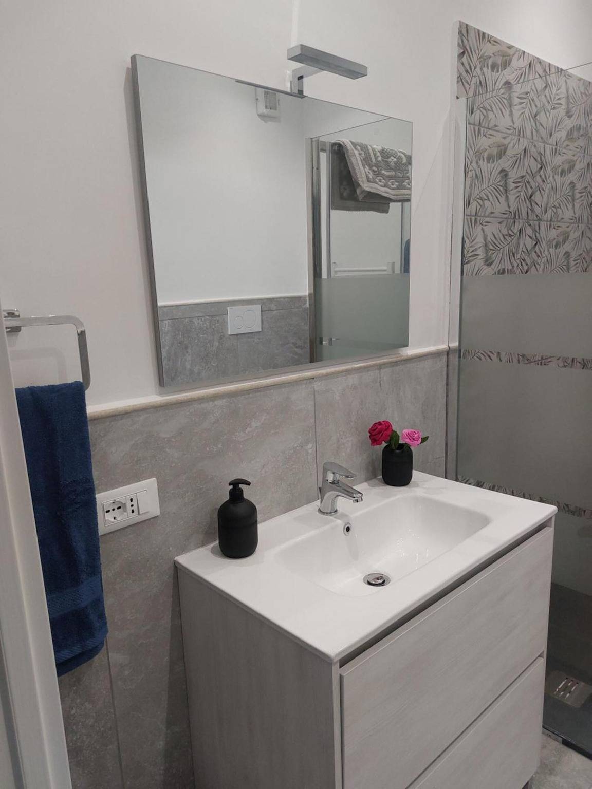 Ganze Wohnung, Ferienwohnung 'Fede's Home' mit Privatterrasse, Wi-Fi und Klimaanlage in Fiumicino, Rom Provinz