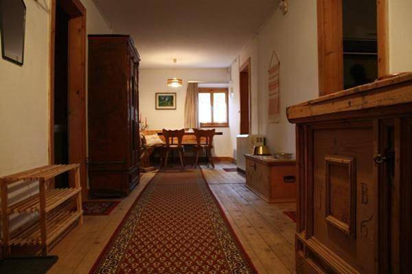 Ganze Wohnung, Two-Bedroom Apartment in Guarda Staziun, Guarda