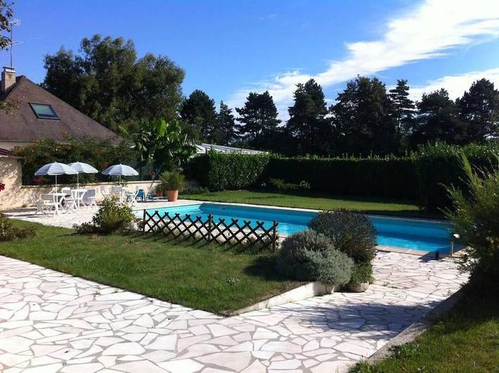 Gîte pour 5 personnes, avec piscine ainsi que jardin et terrasse à Osmanville
