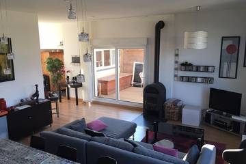 Gîte pour 10 personnes, avec terrasse et piscine à Saint-Laurent-en-Grandvaux