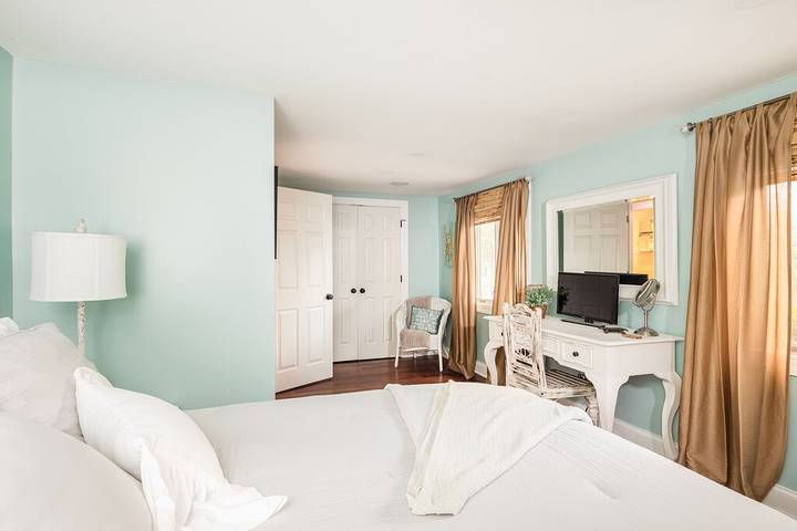 Vacation rental for 8 people, with terrace and yard in Folly Beach