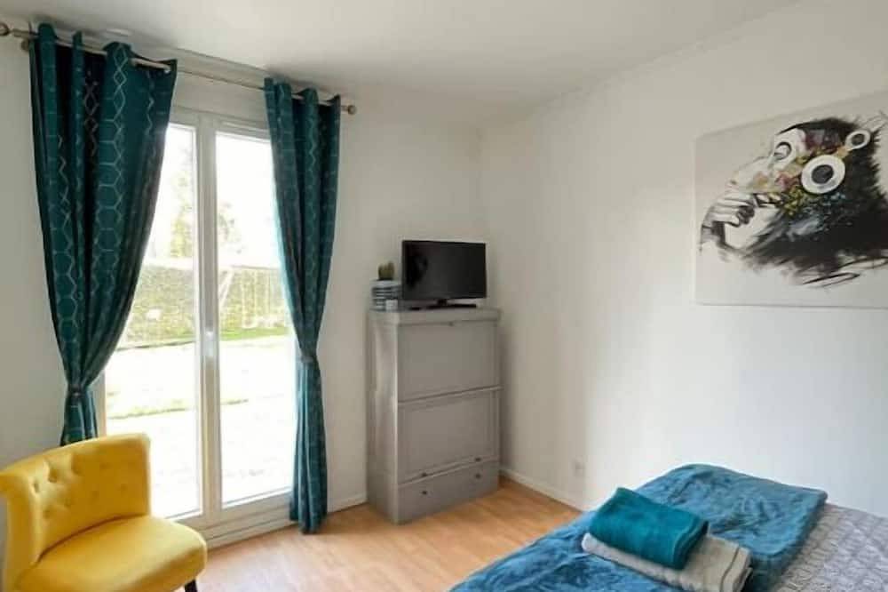 M&A Maison de Campagne pour 11, proche Disneyland / 20km de paris, avec parking in Croissy-Beaubourg, Seine-et-Marne
