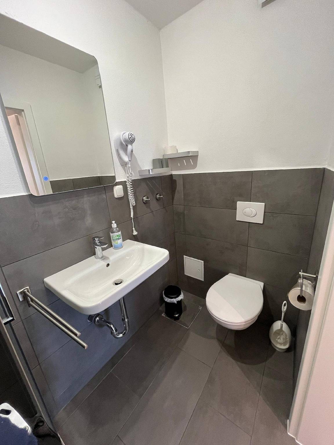 Ganze Ferienwohnung, Appartement in Alf mit Balkon in Alf, Traben-Trarbach und Umbegung