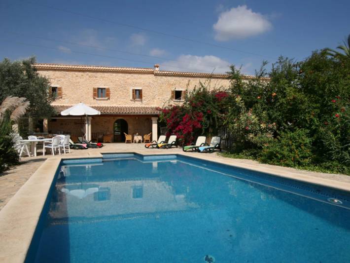 Maison de vacances pour 12 personnes, avec jardin ainsi que piscine et terrasse, adapté aux familles à Búger