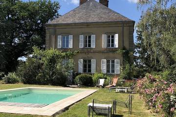 Location de vacances pour 10 personnes, avec jardin, animaux acceptés à Martigny-le-Comte