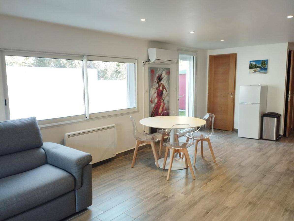 Appartement entier, Appartement 2 chambres dans maison avec piscine in Saint-Aunès, Côte méditerranéenne (France)